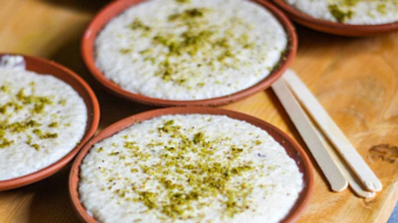 বাড়িতে আসা অতিথিদের পাতে থাক আপনার বানানো ছানার পায়েস বাড়িতে আসা অতিথিদের পাতে থাক আপনার বানানো ছানার পায়েস