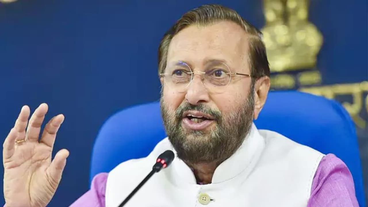 पर्यावरण मंत्री ने पेड़ों की कटाई पर किया बचाव, कहा पेड़ काटने के बाद लगाते हैं पहले से ज्यादा पौधे पर्यावरण मंत्री ने पेड़ों की कटाई पर किया बचाव, कहा पेड़ काटने के बाद लगाते हैं पहले से ज्यादा पौधे