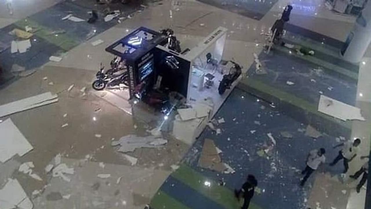 फिलीपींस में 6.4 तीव्रता का भूकंप, शॉपिंग मॉल हुआ क्षतिग्रस्त फिलीपींस में 6.4 तीव्रता का भूकंप, शॉपिंग मॉल हुआ क्षतिग्रस्त