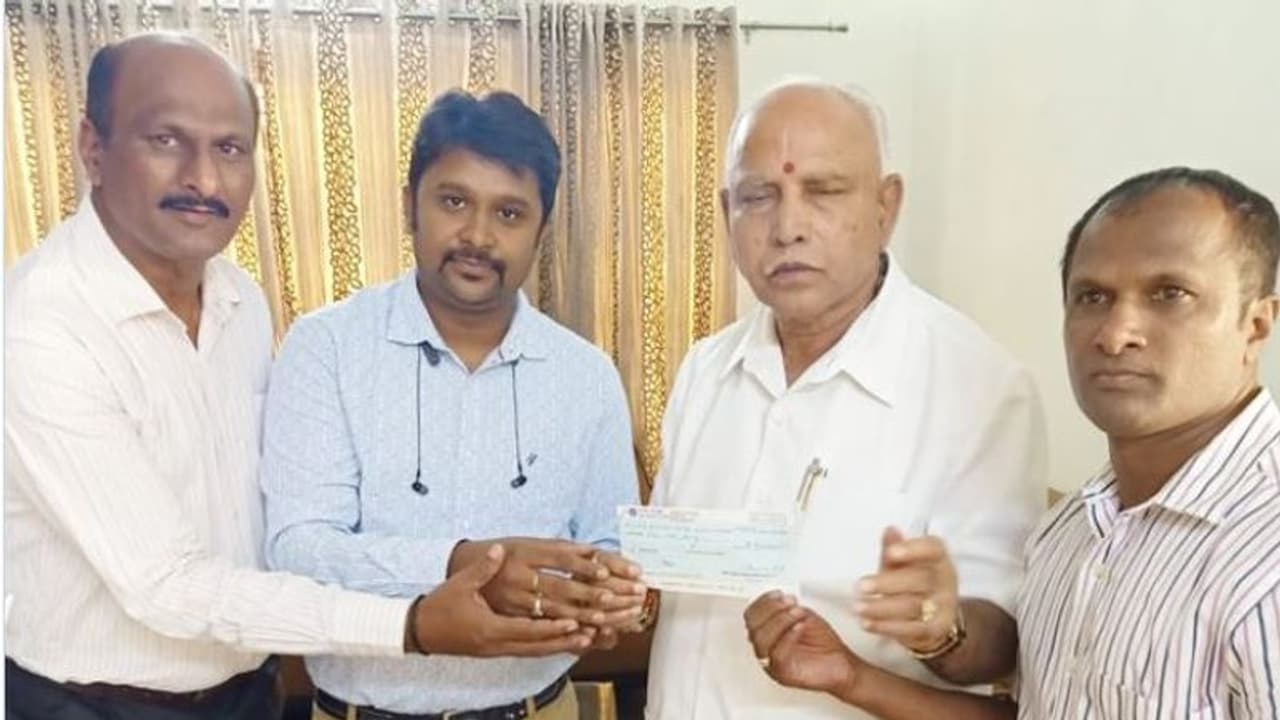 ನೈಜೀರಿಯಾ NRIಗಳಿಂದ ನೆರೆ ಸಂತ್ರಸ್ತರಿಗೆ ದೇಣಿಗೆ ನೈಜೀರಿಯಾ NRIಗಳಿಂದ ನೆರೆ ಸಂತ್ರಸ್ತರಿಗೆ ದೇಣಿಗೆ