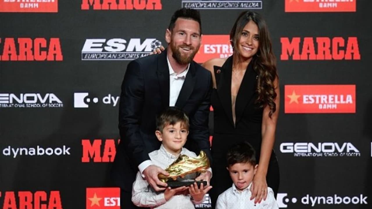 'ആറാം തമ്പുരാന്': ഗോള്ഡണ് ഷൂ പുരസ്കാരം വീണ്ടും ലിയോണല് മെസിക്ക് 'ആറാം തമ്പുരാന്': ഗോള്ഡണ് ഷൂ പുരസ്കാരം വീണ്ടും ലിയോണല് മെസിക്ക്