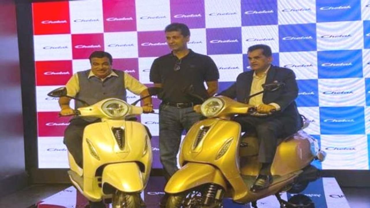 బజాజ్ ఈజ్ బ్యాక్.. న్యూ లుక్‌తో విపణిలోకి ఎలక్ట్రిక్‌ స్కూటర్‌