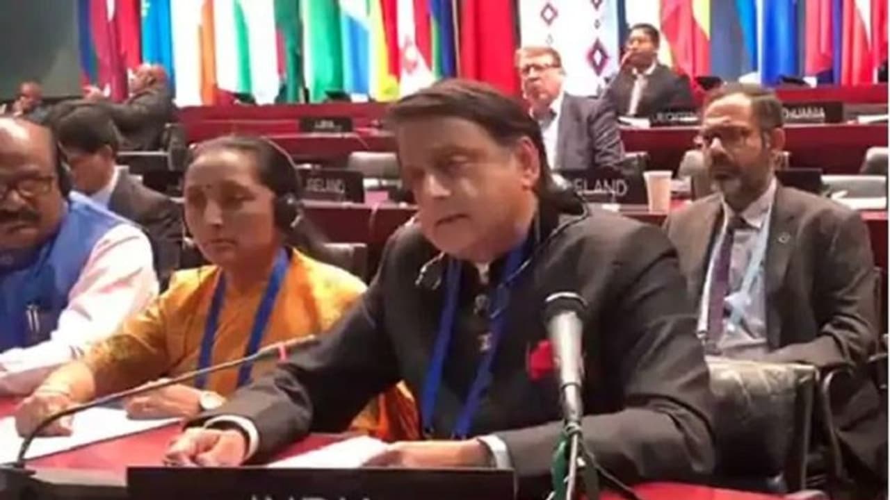 ಜಾಗತಿಕ ವೇದಿಕೆಯಲ್ಲಿ ಪಾಕಿಸ್ತಾನದ ಮಾನ ಹರಾಜು ಹಾಕಿದ ಶಶಿ ತರೂರ್!