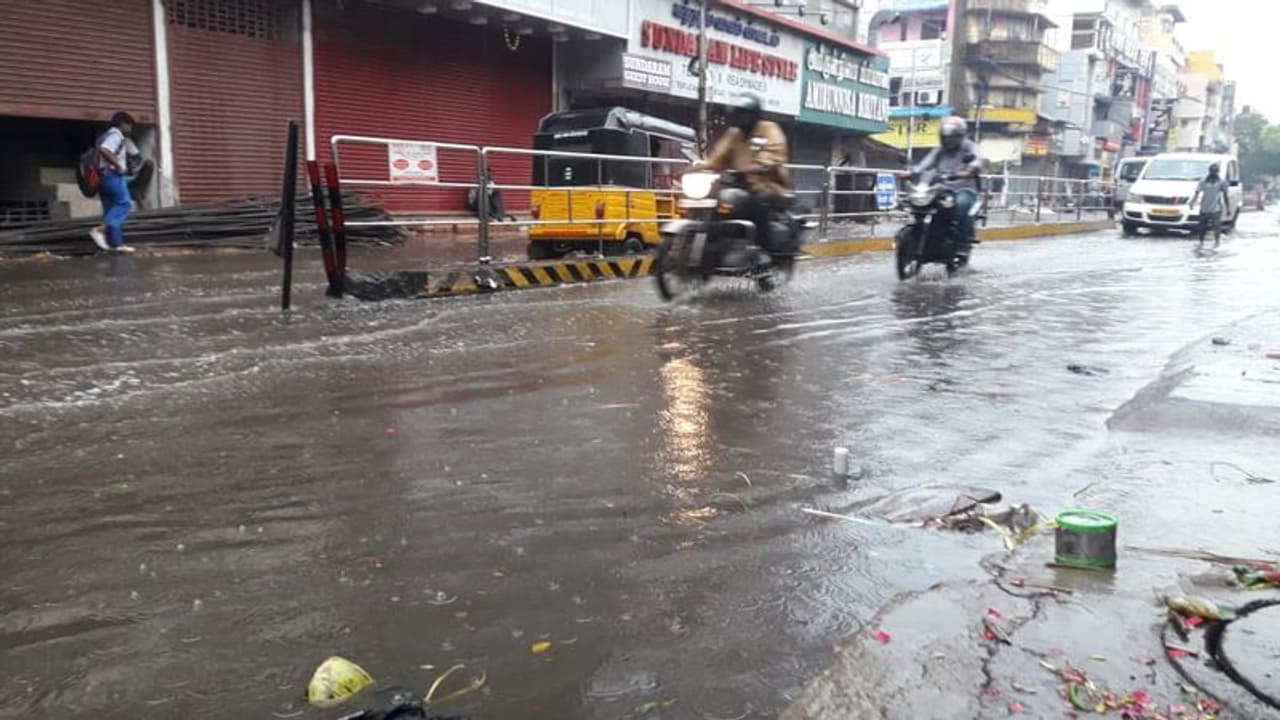 ಕೊಡಗಿನಲ್ಲಿ 24ರ ವರೆಗೆ ಆರೆಂಜ್ ಅಲರ್ಟ್ ಕೊಡಗಿನಲ್ಲಿ 24ರ ವರೆಗೆ ಆರೆಂಜ್ ಅಲರ್ಟ್