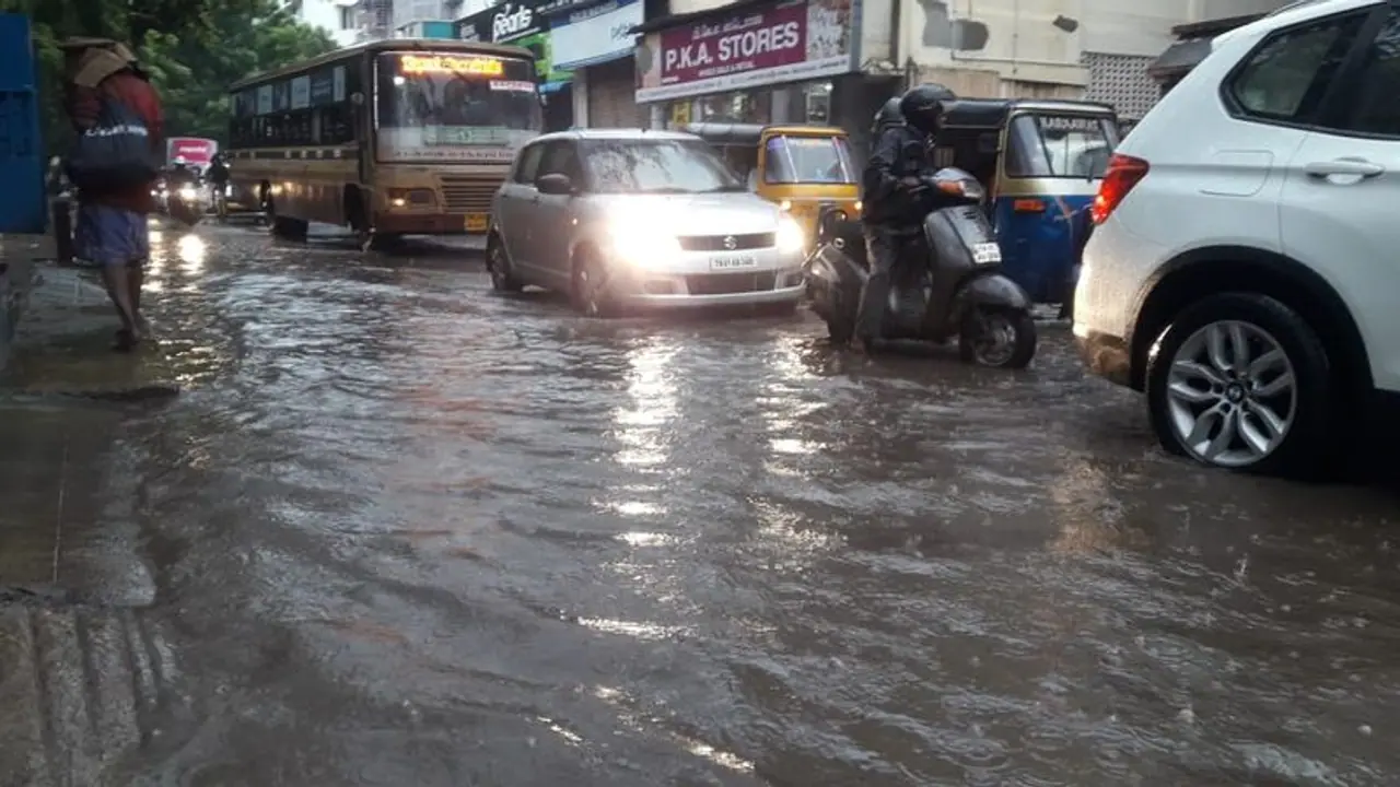 உஷார் மக்களே... நாளை இந்த 8 மாவட்டங்களில் அதீத கனமழை.. வானிலை மையம் எச்சரிக்கை..! உஷார் மக்களே... நாளை இந்த 8 மாவட்டங்களில் அதீத கனமழை.. வானிலை மையம் எச்சரிக்கை..!