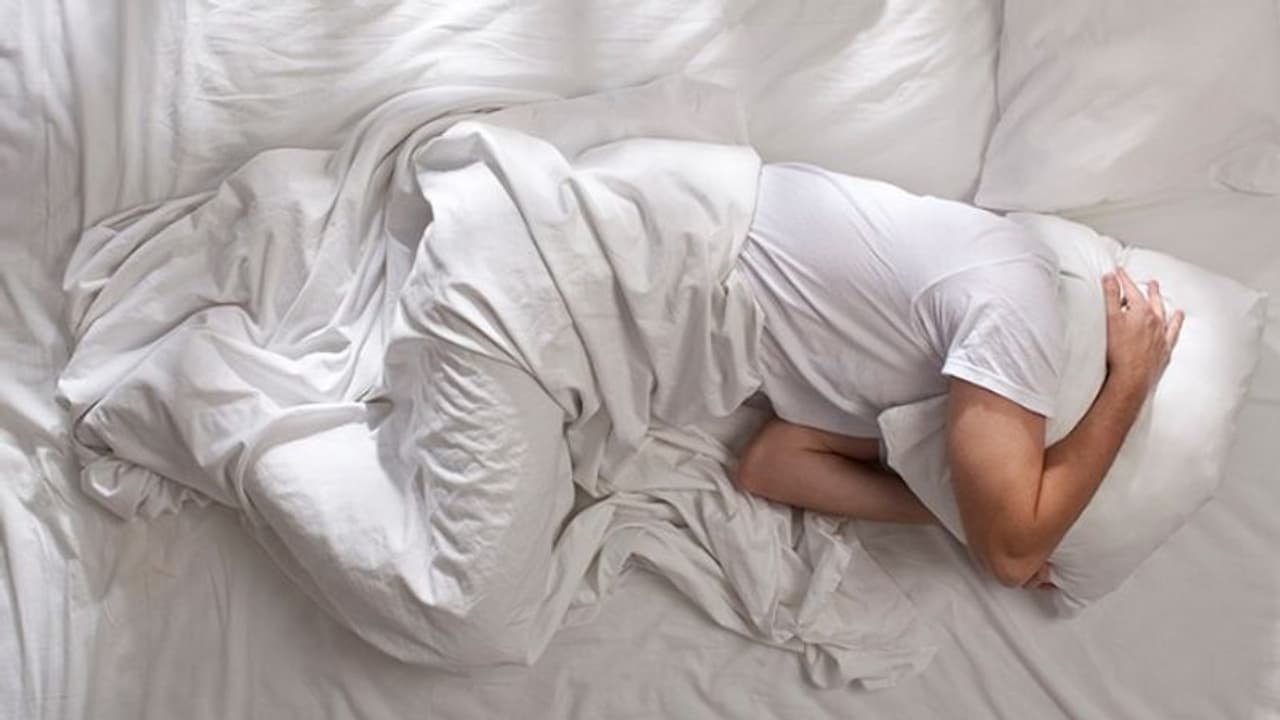 രാത്രി ഒന്പത് മണിക്കൂറില് കൂടുതല് ഉറങ്ങുന്നവരാണോ? ശ്രദ്ധിക്കുക... രാത്രി ഒന്പത് മണിക്കൂറില് കൂടുതല് ഉറങ്ങുന്നവരാണോ? ശ്രദ്ധിക്കുക...