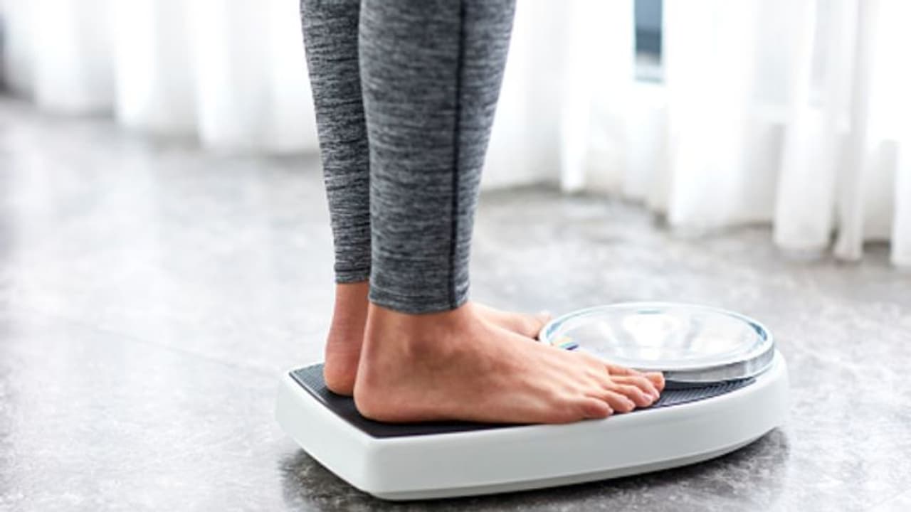 உடல் எடை குறைய தேங்காய் எண்ணெய்யுடன் எலுமிச்சை சாறு...! ஒரே வாரத்தில் ரிசல்ட்..! உடல் எடை குறைய தேங்காய் எண்ணெய்யுடன் எலுமிச்சை சாறு...! ஒரே வாரத்தில் ரிசல்ட்..!