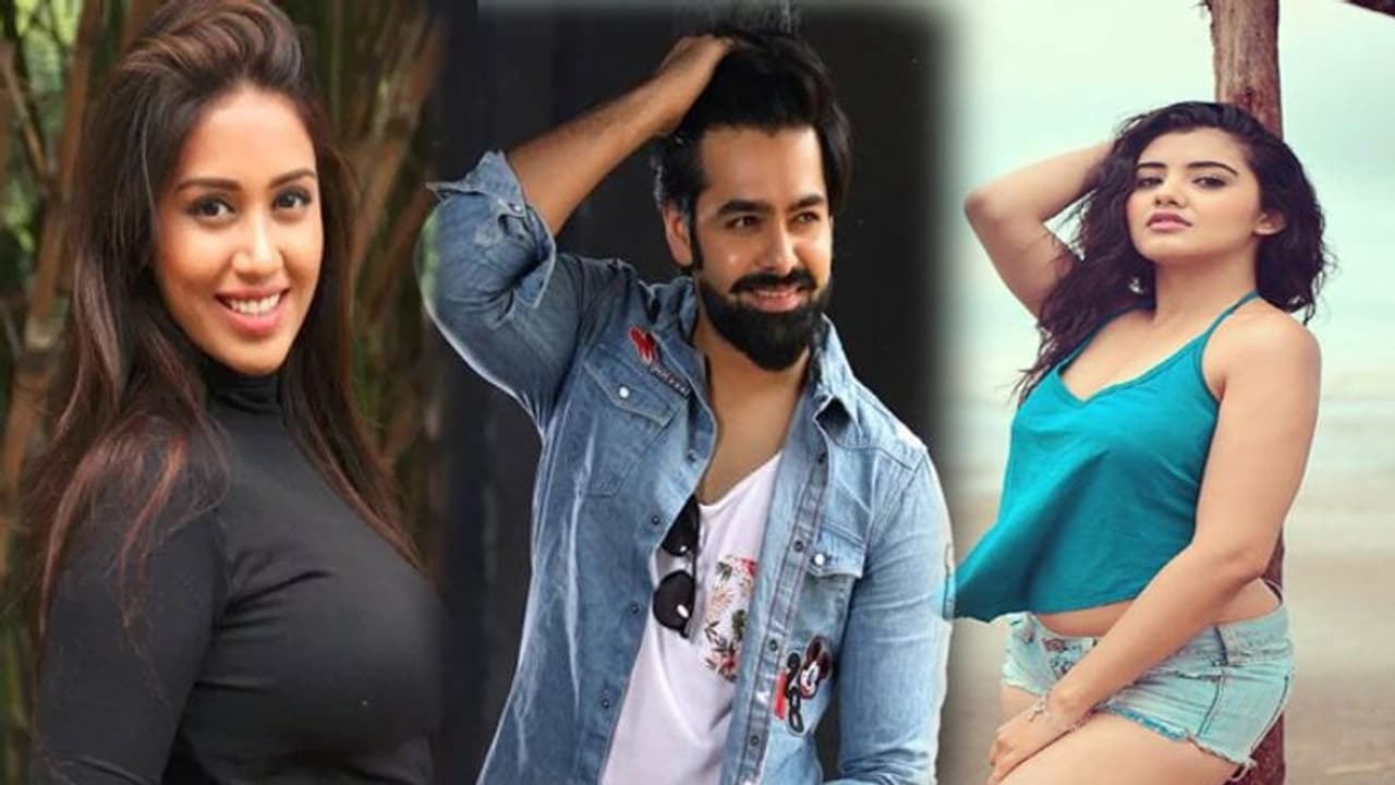 రొమాన్స్ లో కూడా సెంటిమెంట్ ఫాలో అవుతున్న రామ్! రొమాన్స్ లో కూడా సెంటిమెంట్ ఫాలో అవుతున్న రామ్!