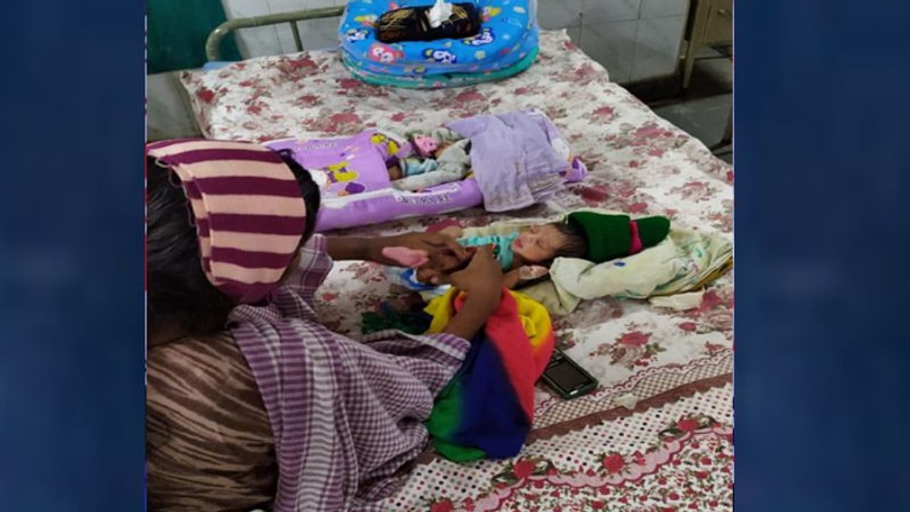 దారుణం .. కన్న కూతురిని అమ్మకానికి పెట్టిన కసాయి తండ్రి దారుణం .. కన్న కూతురిని అమ్మకానికి పెట్టిన కసాయి తండ్రి