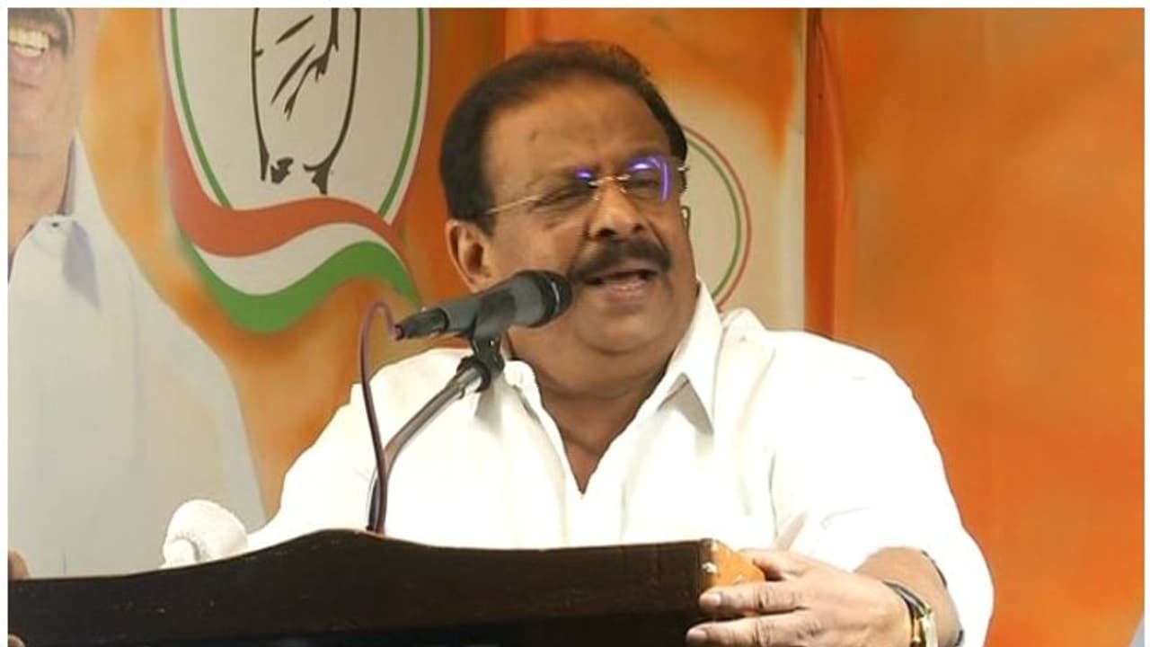 'വറ്റിവരണ്ട തലയോട്ടിയില്‍ നിന്ന് എന്ത് ഭരണപരിഷ്ക്കാരമാണ് വരേണ്ടത്'; വി എസിനെതിരെ കെ സുധാകരന്‍