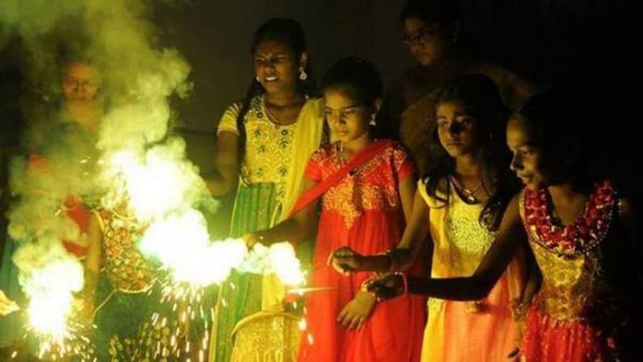 Karnataka: Ban on smoke emitting crackers likely to happen Karnataka: Ban on smoke emitting crackers likely to happen