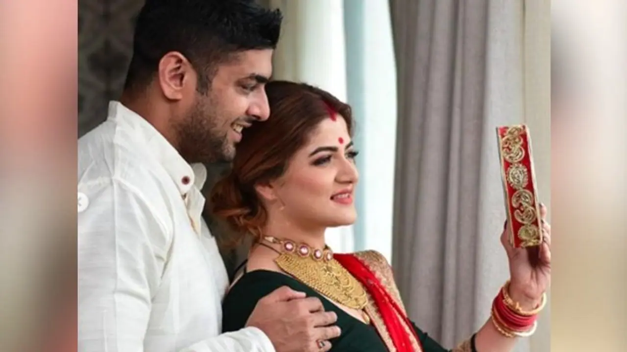 বউ সাজা যেন শেষ হচ্ছে না শ্রাবন্তীর, ব্রাইডাল লুকে ফের ভাইরাল 'লাল টুকটুকে কনে '