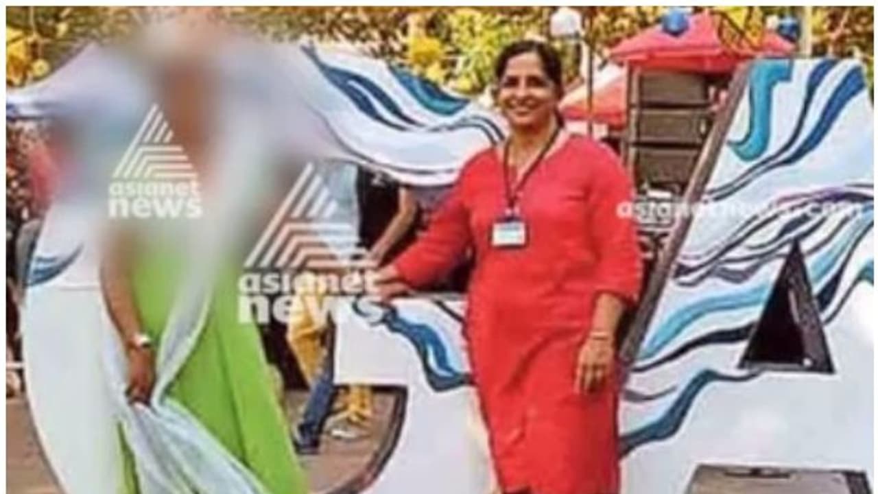 ജോളിയുടെ സുഹൃത്ത് റാണിയുടെ മൊഴി എടുക്കുന്നു; സിലി കൊലക്കേസില് ജോളിയെ അറസ്റ്റ് ചെയ്യും ജോളിയുടെ സുഹൃത്ത് റാണിയുടെ മൊഴി എടുക്കുന്നു; സിലി കൊലക്കേസില് ജോളിയെ അറസ്റ്റ് ചെയ്യും