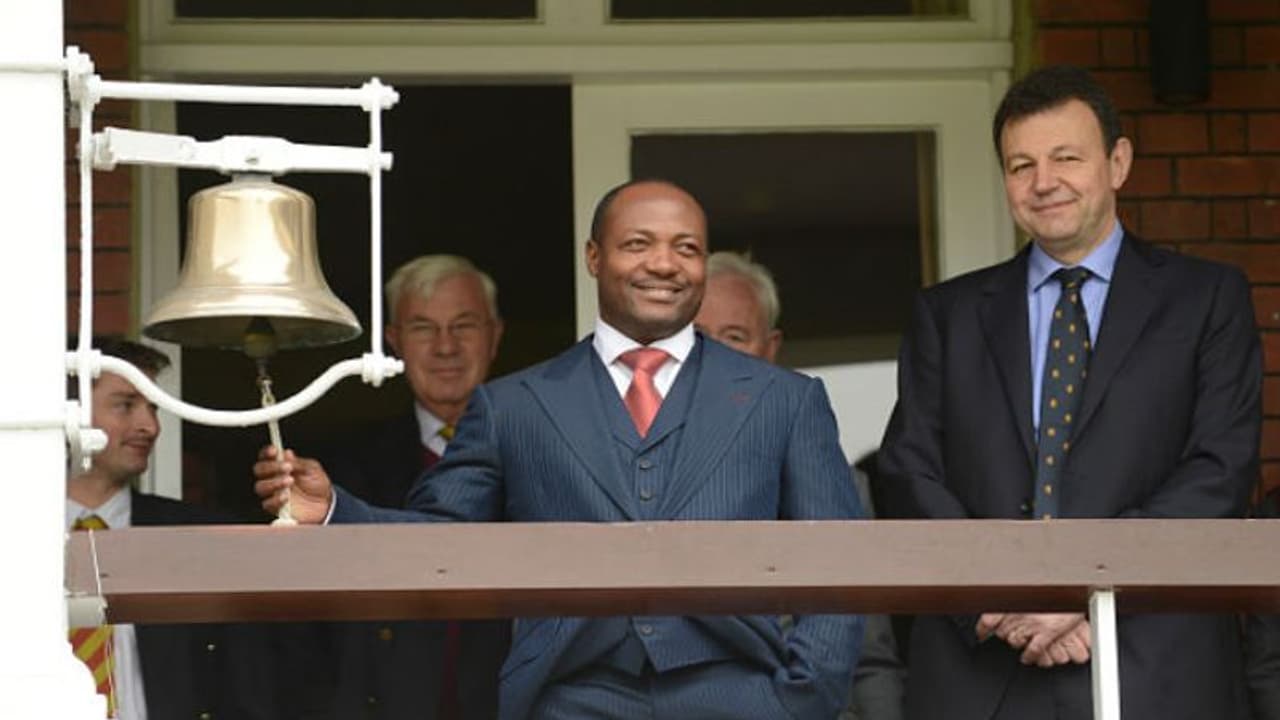 ধোনির দেখানো পথেই অধিনায়ক কোহলি বলছেন ব্রায়ান লারা ধোনির দেখানো পথেই অধিনায়ক কোহলি বলছেন ব্রায়ান লারা