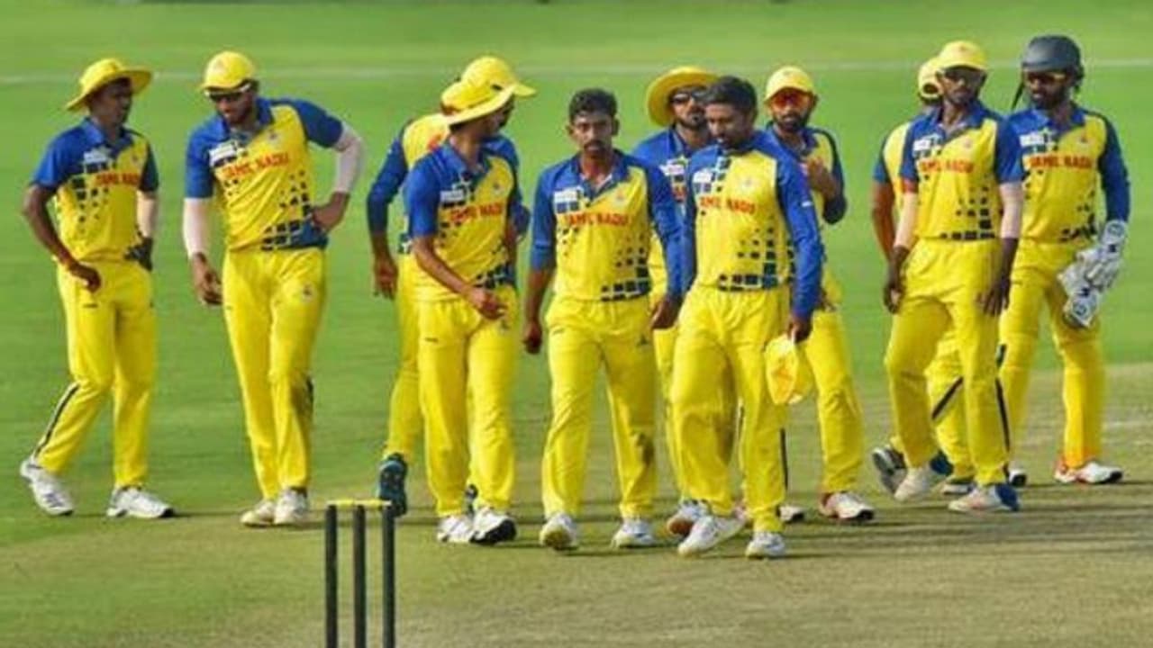 லீக் சுற்று ஃபுல்லா நல்லா ஆடிட்டு கரெக்ட்டா காலிறுதியில் சொதப்பிய தமிழ்நாடு.. ஆனாலும் அரையிறுதியில் தினேஷ் கார்த்திக்&கோ லீக் சுற்று ஃபுல்லா நல்லா ஆடிட்டு கரெக்ட்டா காலிறுதியில் சொதப்பிய தமிழ்நாடு.. ஆனாலும் அரையிறுதியில் தினேஷ் கார்த்திக்&கோ