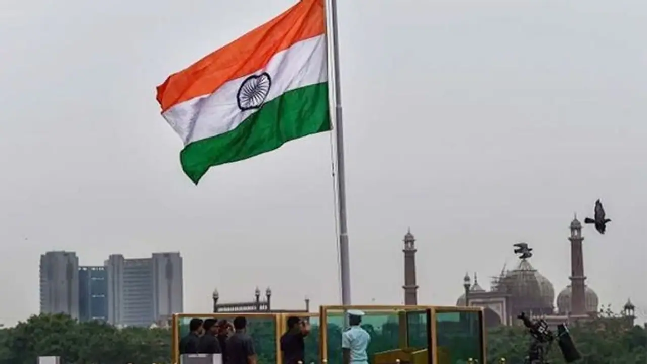 ১৭বার বিবর্তিত হয়েছিল ভারতের জাতীয় পতাকা, জানুন সেই অজানা ইতিহাস ১৭বার বিবর্তিত হয়েছিল ভারতের জাতীয় পতাকা, জানুন সেই অজানা ইতিহাস