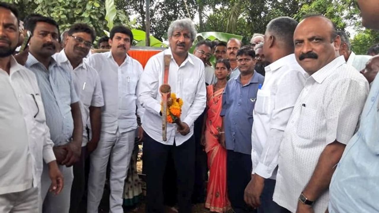 ಭೀಕರ ಪ್ರವಾಹ: 5 ಲಕ್ಷ ರೂ ನೀಡುತ್ತಿರುವುದು ಸಾರ್ವಕಾಲಿಕ ದಾಖಲೆ ಎಂದ ಬಿಜೆಪಿ ಸಂಸದ ಭೀಕರ ಪ್ರವಾಹ: 5 ಲಕ್ಷ ರೂ ನೀಡುತ್ತಿರುವುದು ಸಾರ್ವಕಾಲಿಕ ದಾಖಲೆ ಎಂದ ಬಿಜೆಪಿ ಸಂಸದ