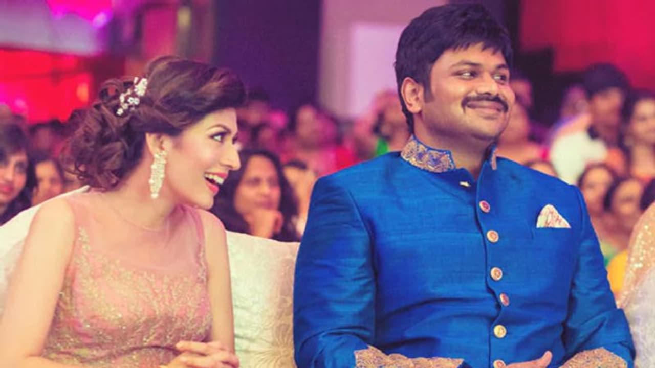 మంచు మనోజ్ పెళ్లి.. విడాకుల వరకు ఎందుకు వెళ్లిందంటే..? మంచు మనోజ్ పెళ్లి.. విడాకుల వరకు ఎందుకు వెళ్లిందంటే..?