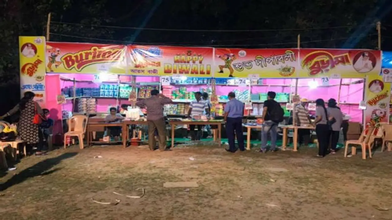 বাঙালির পুজোর বাজারে 'বুড়িমা' আজ কিংবদন্তি, জানেন কি এই চমকপ্রদ কাহিনি