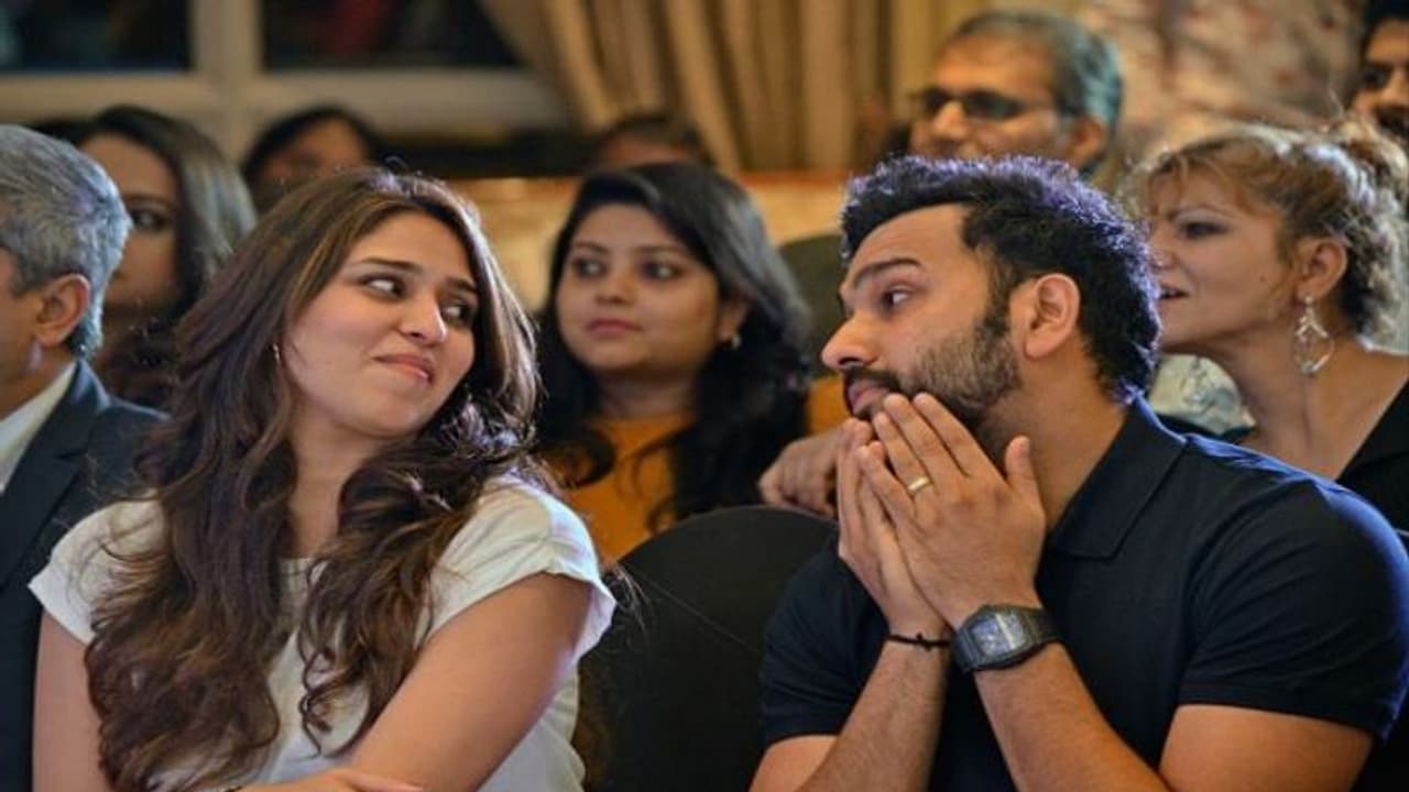 শেষ সাদা গন্ডার সুদানের সঙ্গে রোহিতের ছবি ভাইরাল, প্রকাশ পেল অজানা তথ্য শেষ সাদা গন্ডার সুদানের সঙ্গে রোহিতের ছবি ভাইরাল, প্রকাশ পেল অজানা তথ্য