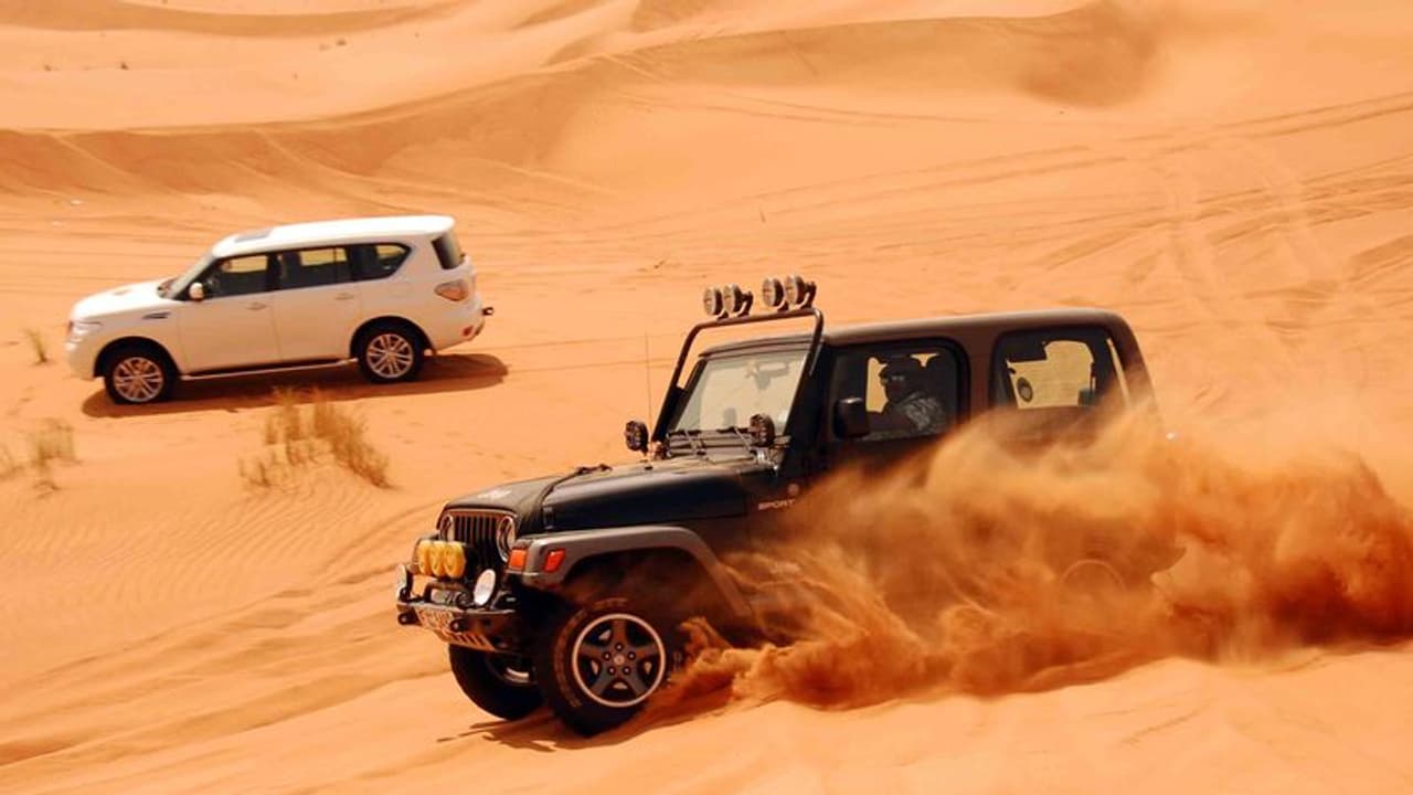 ഡെസേര്ട്ട് ഡ്രൈവിംഗിനിടെ വാഹനം മറിഞ്ഞ് മലയാളികള് മരിച്ചു ഡെസേര്ട്ട് ഡ്രൈവിംഗിനിടെ വാഹനം മറിഞ്ഞ് മലയാളികള് മരിച്ചു