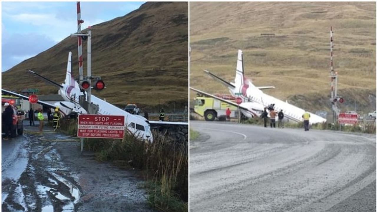 വിമാനം നിയന്ത്രണം വിട്ട് റണ്വേയില് നിന്ന് പുറത്തേക്ക് പാഞ്ഞു; ഒരു മരണം, 42 പേര്ക്ക് പരിക്ക് വിമാനം നിയന്ത്രണം വിട്ട് റണ്വേയില് നിന്ന് പുറത്തേക്ക് പാഞ്ഞു; ഒരു മരണം, 42 പേര്ക്ക് പരിക്ക്