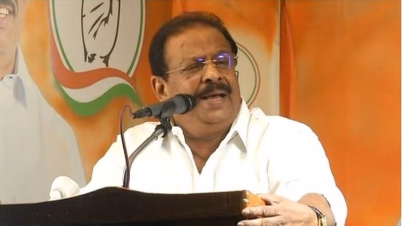 വിഎസ്സിനെതിരായ പരാമർശം: കെ സുധാകരനെതിരെ കേസെടുക്കണമെന്ന് പരാതി