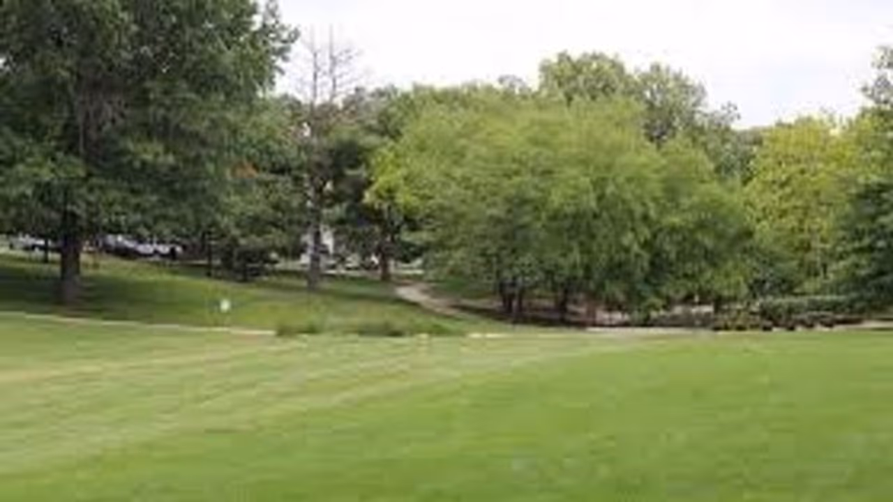 ಉದ್ಯಾವನಕ್ಕೆಂದು ಜಾಗ ಬಿಟ್ಟರೆ ಅಲ್ಲಿಯೇ ಮನೆ ಕಟ್ಟಿದ ನಗರಸಭೆ ಸದಸ್ಯ..! ಉದ್ಯಾವನಕ್ಕೆಂದು ಜಾಗ ಬಿಟ್ಟರೆ ಅಲ್ಲಿಯೇ ಮನೆ ಕಟ್ಟಿದ ನಗರಸಭೆ ಸದಸ್ಯ..!