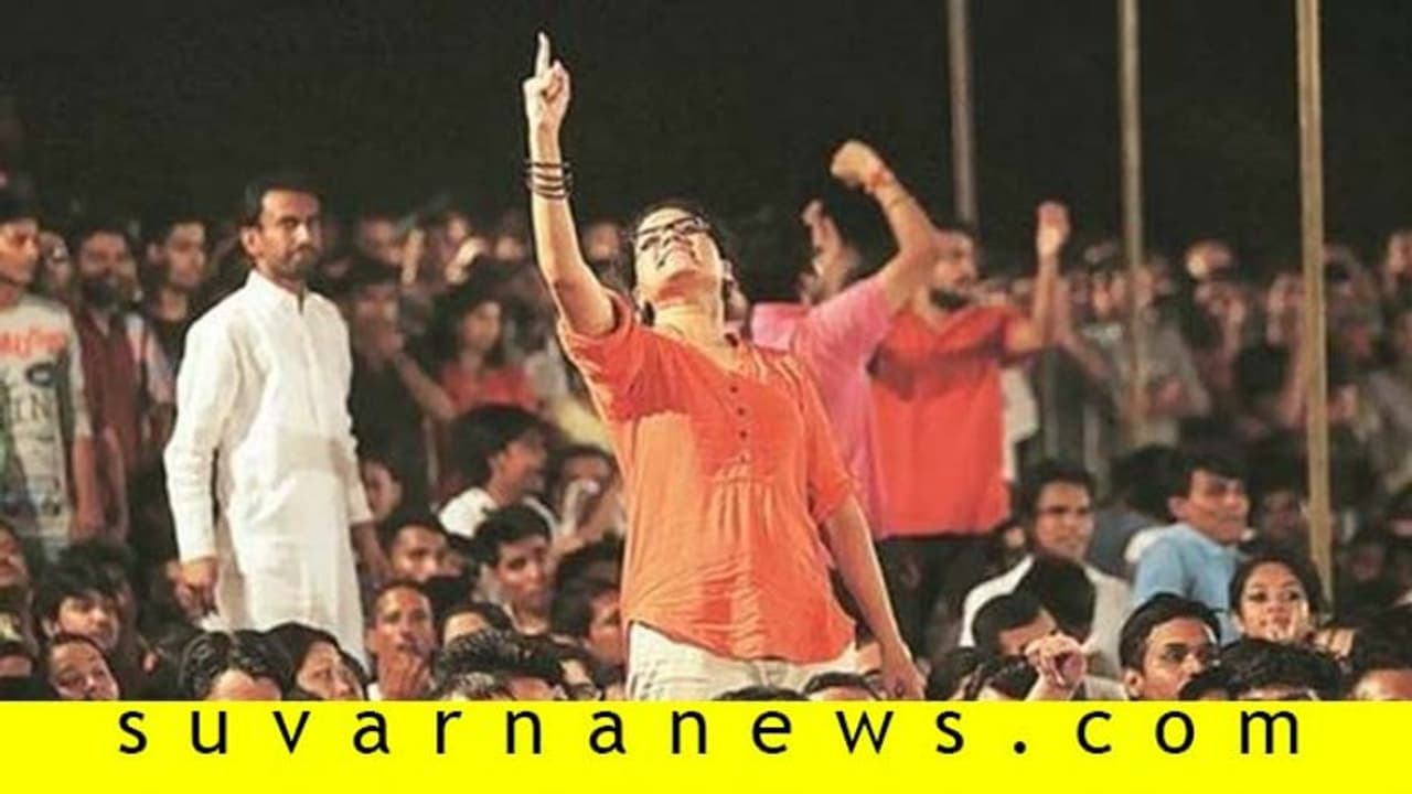 ಪರೀಕ್ಷೆ ಮುಂದೂಡುವಂತೆ ಆಗ್ರಹಿಸಿ ಜಮಖಂಡಿಯಲ್ಲಿ ಪ್ರತಿಭಟನೆ ಪರೀಕ್ಷೆ ಮುಂದೂಡುವಂತೆ ಆಗ್ರಹಿಸಿ ಜಮಖಂಡಿಯಲ್ಲಿ ಪ್ರತಿಭಟನೆ