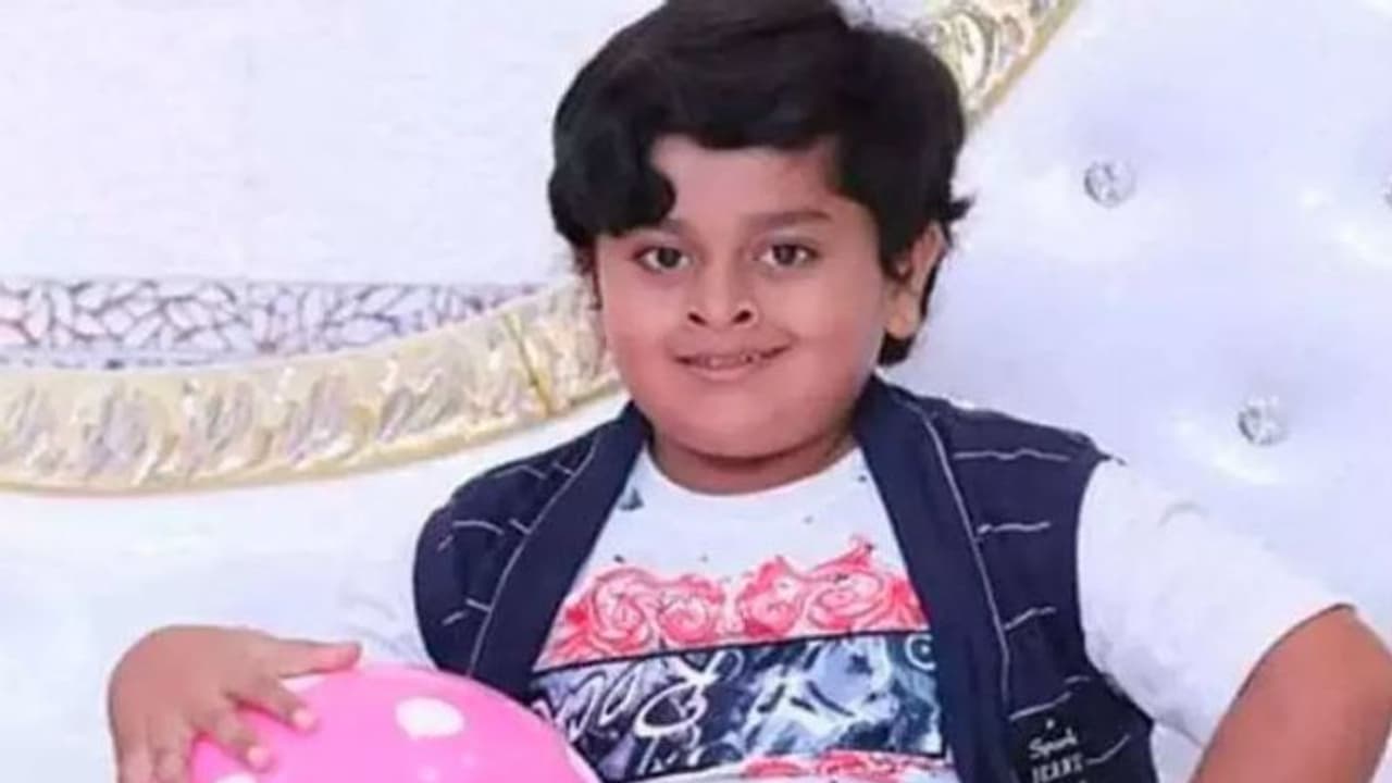 ডেঙ্গুর মারণথাবা, বাঁচানো গেল না প্রতিভাবান শিশু অভিনেতা 'জুনিয়র বালাকৃষ্ণ' কে ডেঙ্গুর মারণথাবা, বাঁচানো গেল না প্রতিভাবান শিশু অভিনেতা 'জুনিয়র বালাকৃষ্ণ' কে