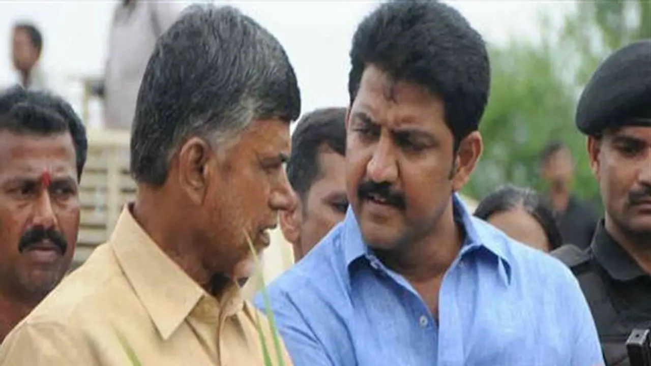 బాబుకు షాక్..?: బీజేపీ ఎంపీతో టీడీపీ ఎమ్మెల్యే వల్లభనేని వంశీ భేటీ బాబుకు షాక్..?: బీజేపీ ఎంపీతో టీడీపీ ఎమ్మెల్యే వల్లభనేని వంశీ భేటీ