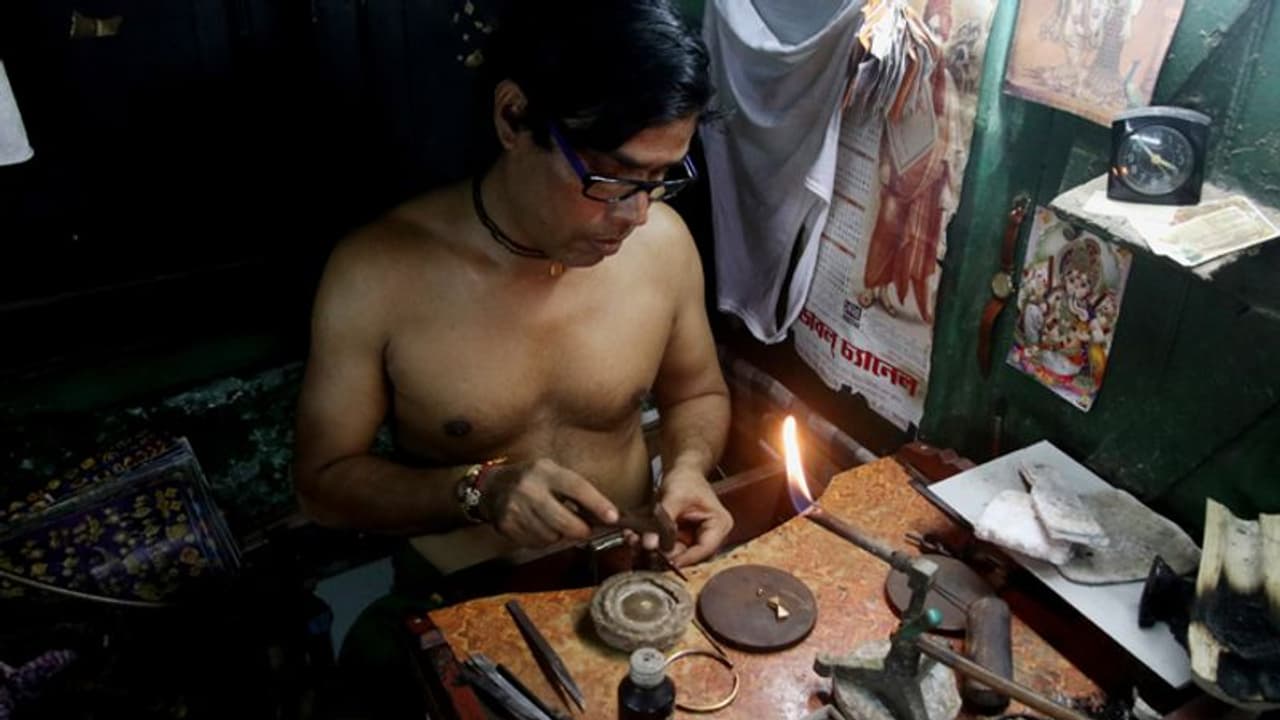 रत्न आभूषण क्षेत्र ने श्रमिकों के लिए 50 करोड़ रुपए के कल्याण कोष की घोषणा की रत्न आभूषण क्षेत्र ने श्रमिकों के लिए 50 करोड़ रुपए के कल्याण कोष की घोषणा की