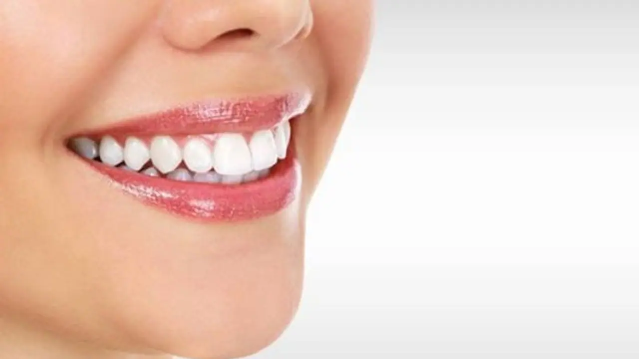 പല്ലിന്റെ ആരോഗ്യം സംരക്ഷിക്കാന് ഇതാ ചില വഴികള്... പല്ലിന്റെ ആരോഗ്യം സംരക്ഷിക്കാന് ഇതാ ചില വഴികള്...