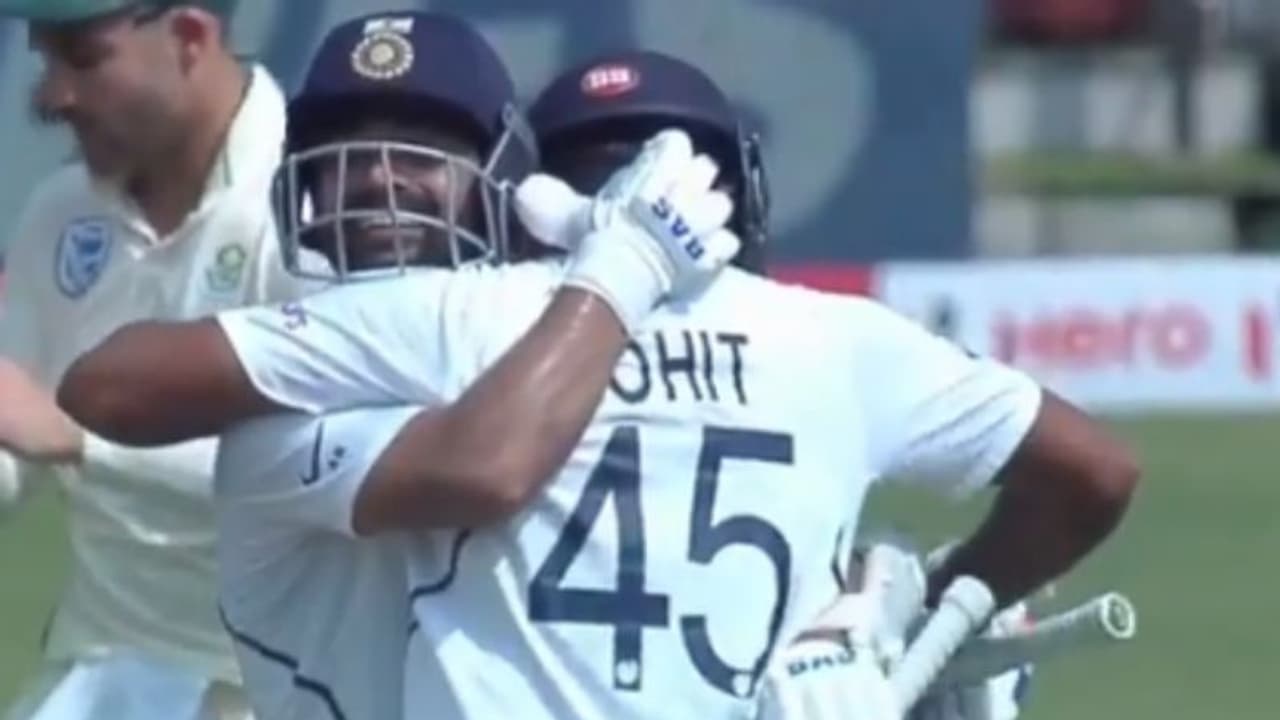 ರಾಂಚಿ ಟೆಸ್ಟ್: ಶತಕ ಸಿಡಿಸಿ ವಿಕೆಟ್ ಒಪ್ಪಿಸಿದ ರಹಾನೆ ರಾಂಚಿ ಟೆಸ್ಟ್: ಶತಕ ಸಿಡಿಸಿ ವಿಕೆಟ್ ಒಪ್ಪಿಸಿದ ರಹಾನೆ