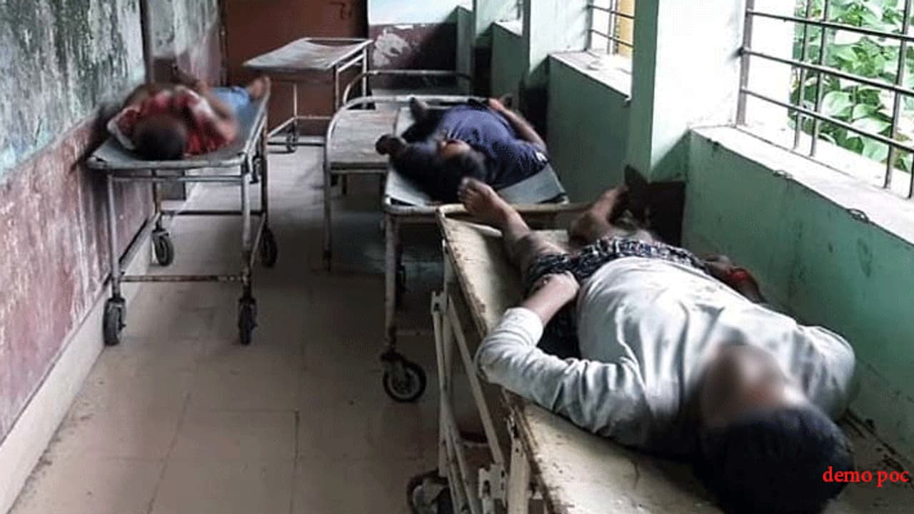 सामने मौत बनकर खड़ा था एक खंभा, उसी के पास जाकर तीन दोस्तों की चली गई जान सामने मौत बनकर खड़ा था एक खंभा, उसी के पास जाकर तीन दोस्तों की चली गई जान