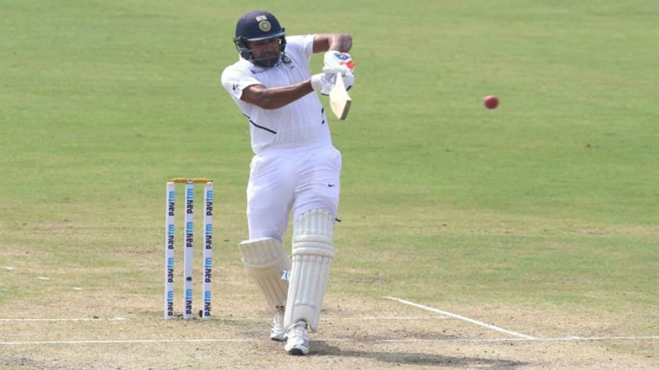 రివ్యూ కోరిన రోహిత్ శర్మ... అంచనా తప్పిడంతో.. రివ్యూ కోరిన రోహిత్ శర్మ... అంచనా తప్పిడంతో..