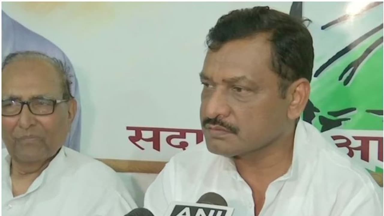 മോദി സര്ക്കാരിന്റെ കാലത്ത് തെരഞ്ഞെടുപ്പിന് മുമ്പ് ഒരു 'സര്ജിക്കല് സ്ട്രൈക്ക്' നടക്കും: കോണ്ഗ്രസ് മോദി സര്ക്കാരിന്റെ കാലത്ത് തെരഞ്ഞെടുപ്പിന് മുമ്പ് ഒരു 'സര്ജിക്കല് സ്ട്രൈക്ക്' നടക്കും: കോണ്ഗ്രസ്