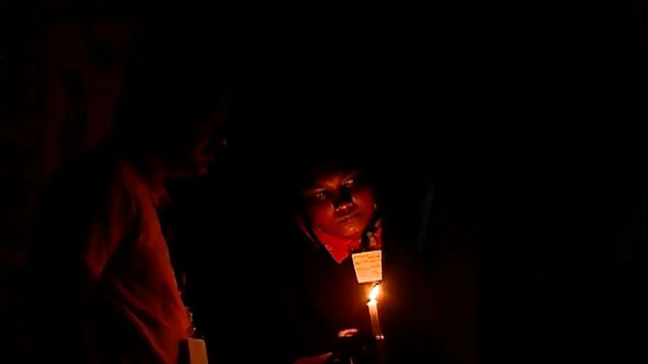 లైట్లార్పితే తెలంగాణలో ఏమీ కాదు, మన గ్రిడ్లు స్ట్రాంగ్: విద్యుత్ శాఖా సీఎండీ ప్రభాకర్ రావు లైట్లార్పితే తెలంగాణలో ఏమీ కాదు, మన గ్రిడ్లు స్ట్రాంగ్: విద్యుత్ శాఖా సీఎండీ ప్రభాకర్ రావు