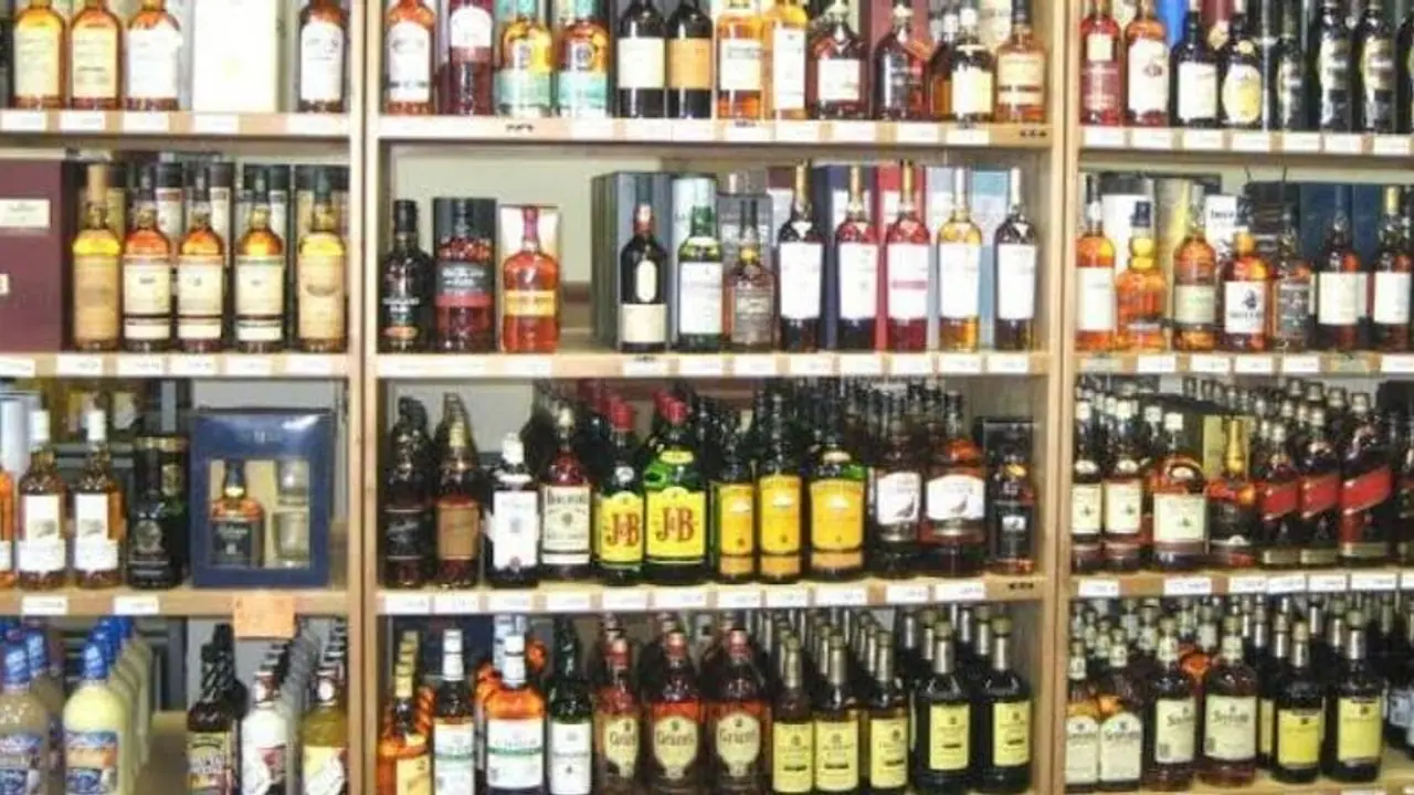 బార్ ల లైసెన్సుల రద్దు... ఏపి ప్రభుత్వానికి షాకిచ్చిన హైకోర్టు బార్ ల లైసెన్సుల రద్దు... ఏపి ప్రభుత్వానికి షాకిచ్చిన హైకోర్టు