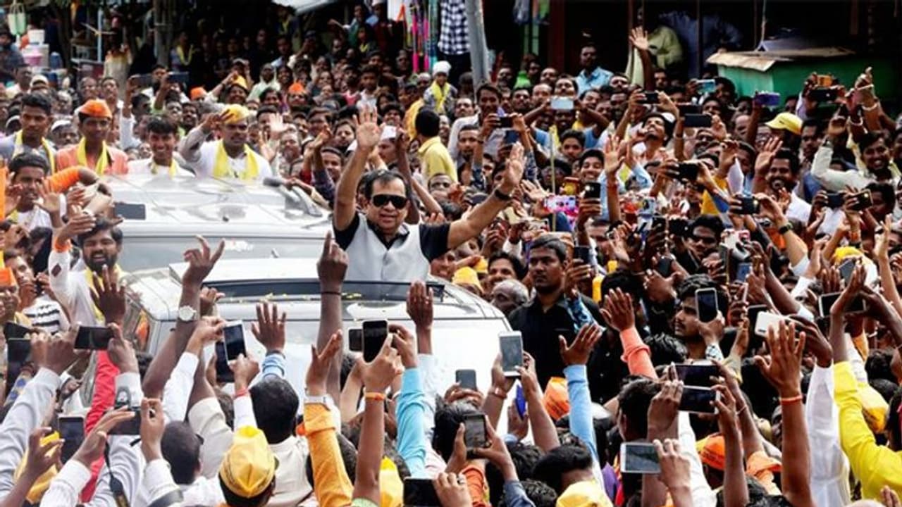 మహారాష్ట్రలో బ్రహ్మీ హవా.. ఇంతమంది అభిమానులా? మహారాష్ట్రలో బ్రహ్మీ హవా.. ఇంతమంది అభిమానులా?