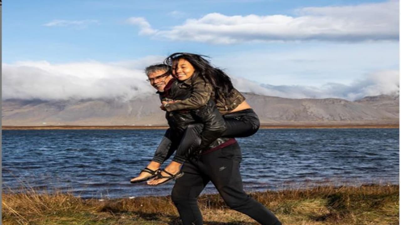 ৩ ডিগ্রি সেলসিয়াসেও বরফ জলে উষ্ণতায় মজলেন মিলিন্দ অঙ্কিতা, দেখুন সেই নজরকাড়া ছবি ৩ ডিগ্রি সেলসিয়াসেও বরফ জলে উষ্ণতায় মজলেন মিলিন্দ অঙ্কিতা, দেখুন সেই নজরকাড়া ছবি