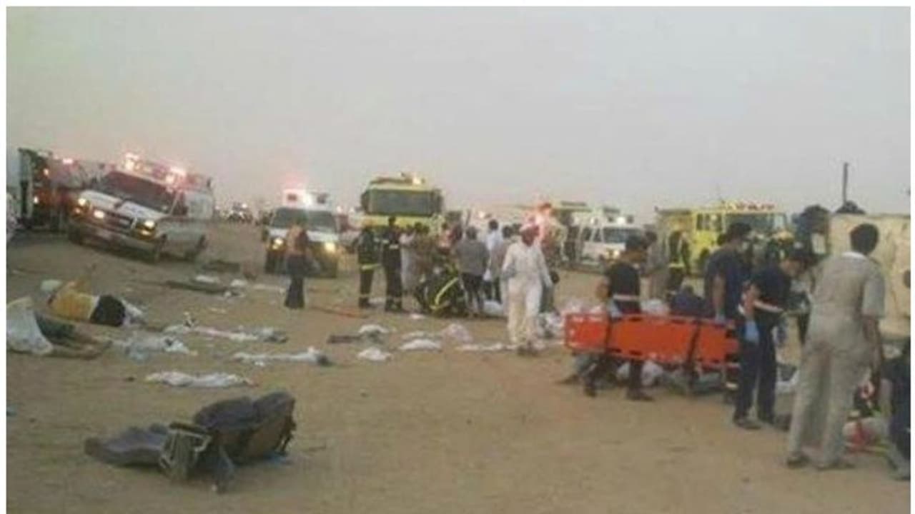 സൗദിയില് വീണ്ടും ബസ് അപകടം; ഒരാള് മരിച്ചു, നിരവധി മലയാളികള്ക്ക് പരിക്ക് സൗദിയില് വീണ്ടും ബസ് അപകടം; ഒരാള് മരിച്ചു, നിരവധി മലയാളികള്ക്ക് പരിക്ക്