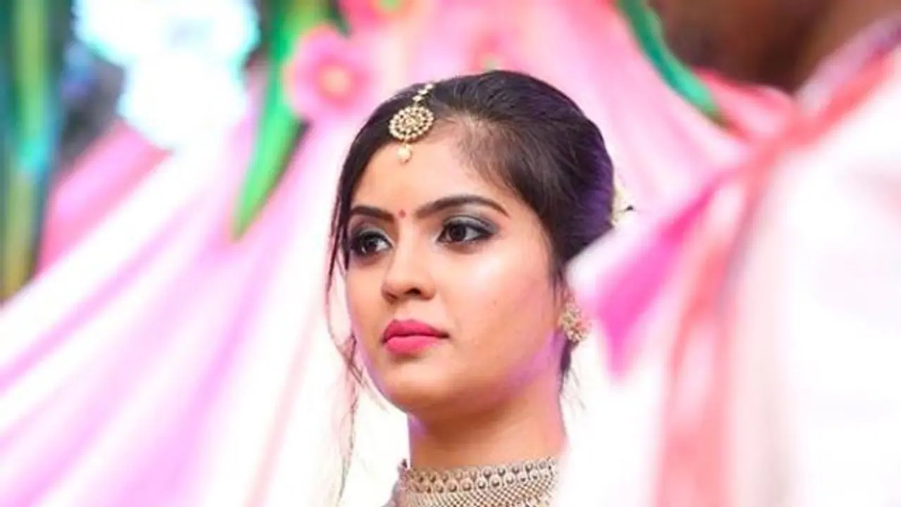 சூப்பர் ஹிட் படத்தின் ரீமேக்கில் நடிக்கும் 'பிகில்' பட நடிகை அம்ரிதா ஐயர்! சூப்பர் ஹிட் படத்தின் ரீமேக்கில் நடிக்கும் 'பிகில்' பட நடிகை அம்ரிதா ஐயர்!