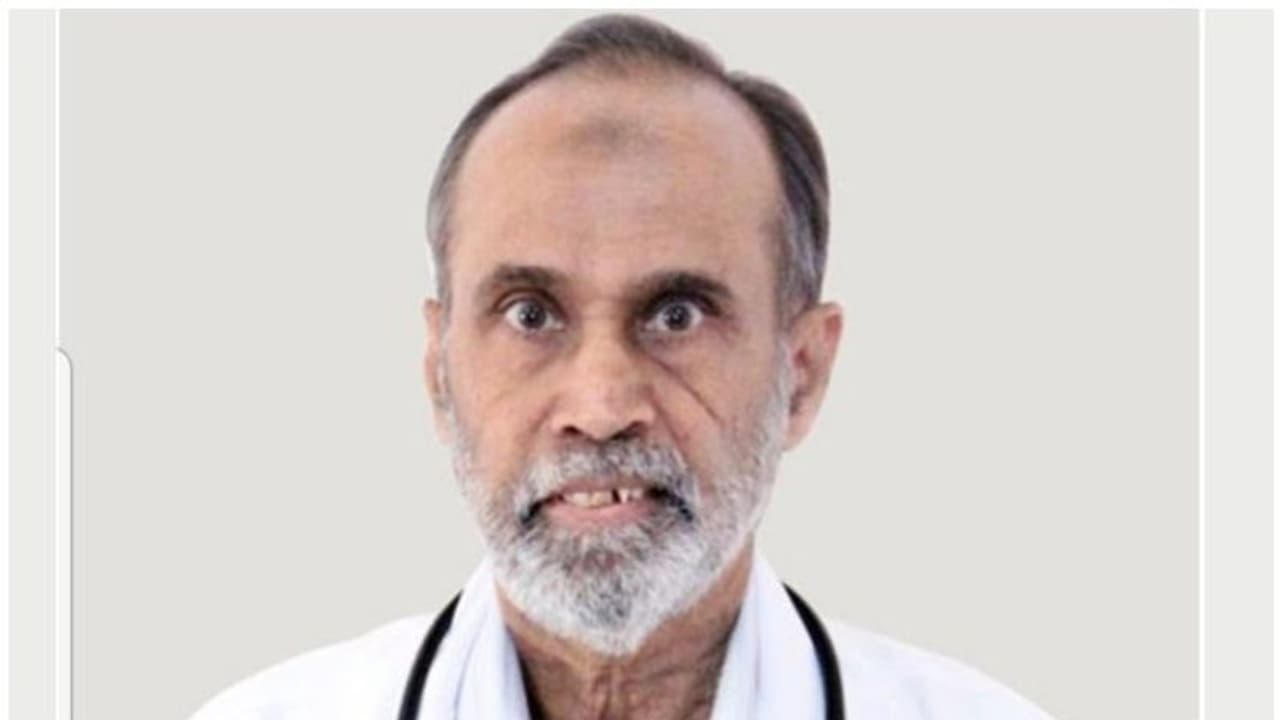 യുഎഇയില് മലയാളി ഡോക്ടര് ജോലിയ്ക്കിടെ ഹൃദയാഘാതം മൂലം മരിച്ചു യുഎഇയില് മലയാളി ഡോക്ടര് ജോലിയ്ക്കിടെ ഹൃദയാഘാതം മൂലം മരിച്ചു