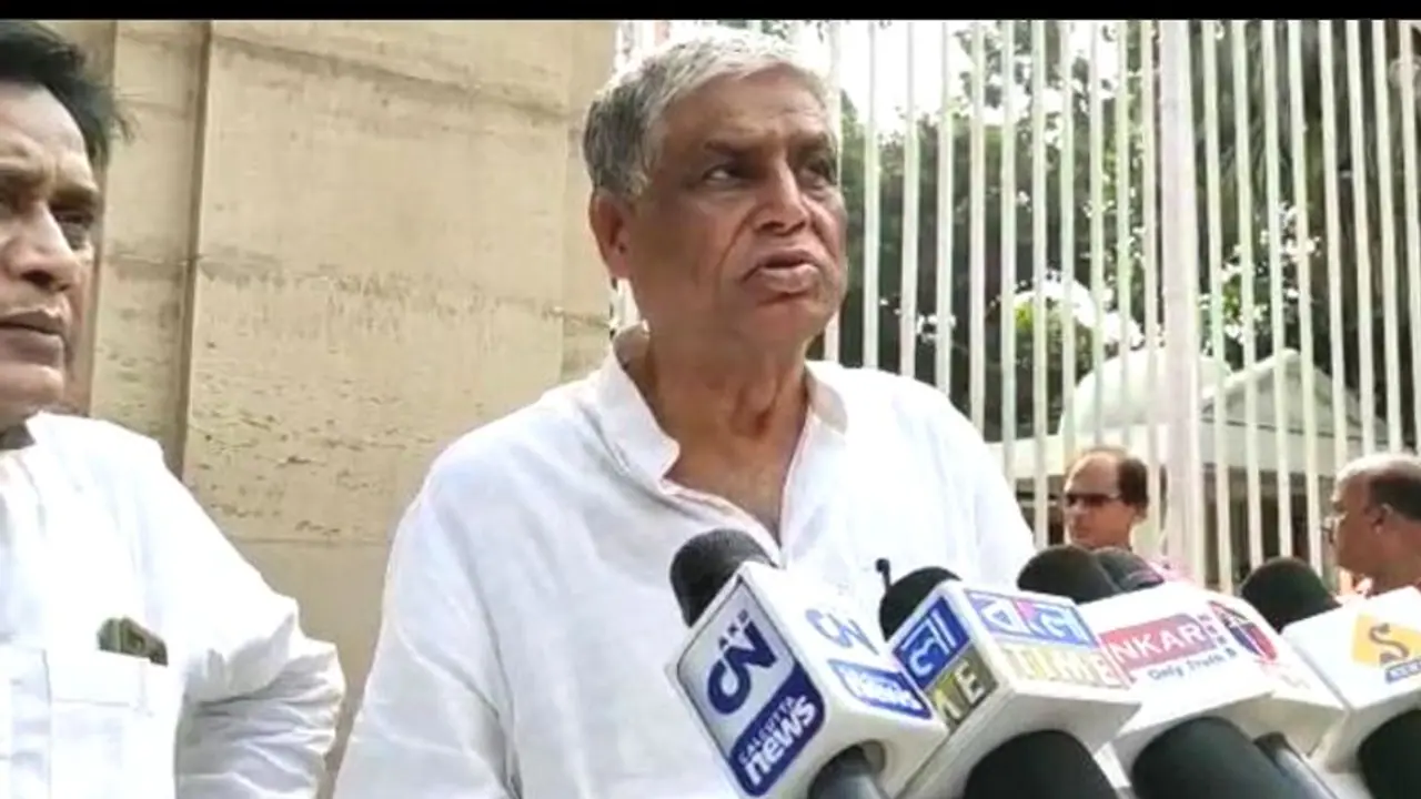 'মুখ্য়মন্ত্রী নিজের ভাইপো ছাড়া কারও জনপ্রিয়তা সহ্য করেন না', শুভেন্দু প্রসঙ্গে মমতা কটাক্ষ মান্নানের 'মুখ্য়মন্ত্রী নিজের ভাইপো ছাড়া কারও জনপ্রিয়তা সহ্য করেন না', শুভেন্দু প্রসঙ্গে মমতা কটাক্ষ মান্নানের