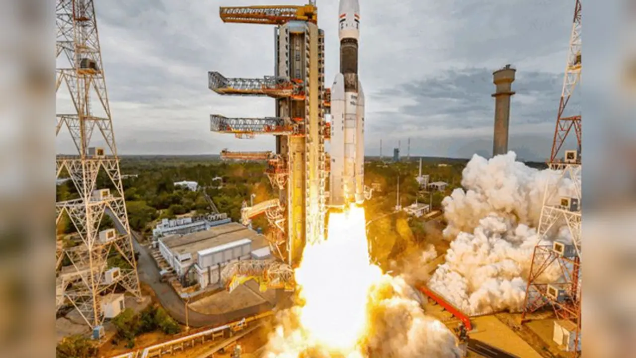 ಬಾಹ್ಯಾಕಾಶ ಕ್ಷೇತ್ರದಲ್ಲಿ ಖಾಸಗಿಗೂ ಅವಕಾಶ, ಕೇಂದ್ರ ಸಂಪುಟದಿಂದ ಐತಿಹಾಸಿಕ ನಿರ್ಧಾರ! ಬಾಹ್ಯಾಕಾಶ ಕ್ಷೇತ್ರದಲ್ಲಿ ಖಾಸಗಿಗೂ ಅವಕಾಶ, ಕೇಂದ್ರ ಸಂಪುಟದಿಂದ ಐತಿಹಾಸಿಕ ನಿರ್ಧಾರ!