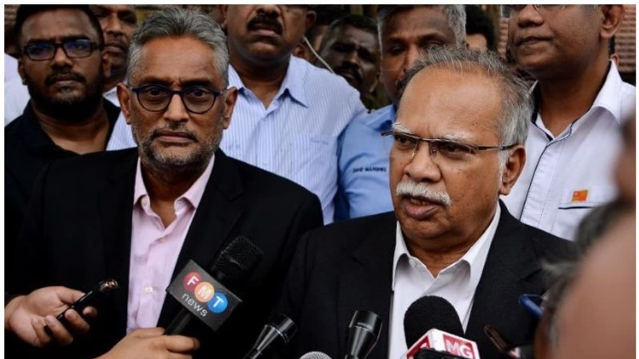 സാകിര് നായിക്കിനെ വിമര്ശിച്ച മലേഷ്യന് പ്രവിശ്യാ ഉപമുഖ്യമന്ത്രിക്കെതിരെ ഭീകരവാദക്കുറ്റം സാകിര് നായിക്കിനെ വിമര്ശിച്ച മലേഷ്യന് പ്രവിശ്യാ ഉപമുഖ്യമന്ത്രിക്കെതിരെ ഭീകരവാദക്കുറ്റം