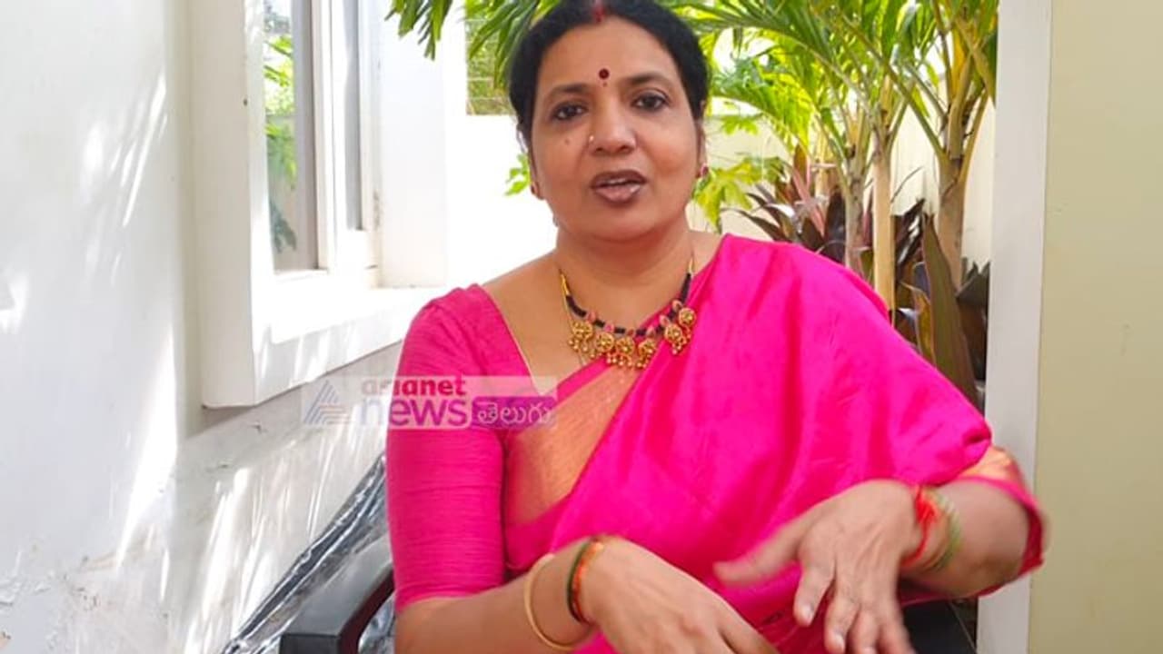 రాజశేఖర్ కోలుకుంటున్నారు.. పుకార్లని నమ్మవద్దుః జీవితా రాజశేఖర్ రాజశేఖర్ కోలుకుంటున్నారు.. పుకార్లని నమ్మవద్దుః జీవితా రాజశేఖర్