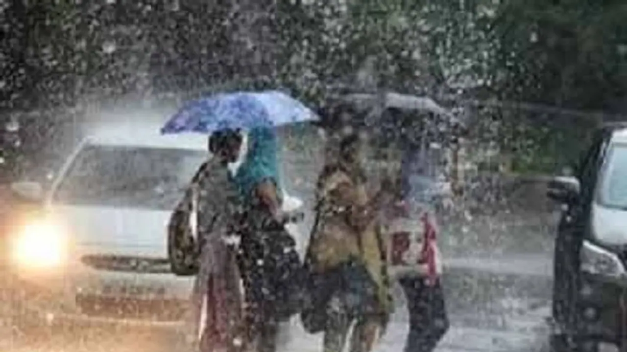 ಬೆಂಗಳೂರಿನಲ್ಲಿ 3 ದಿನ ಭಾರಿ ಮಳೆ : ಇಲ್ಲಿಂದ ತೆರಳುವ ರೈಲು ರದ್ದು ಬೆಂಗಳೂರಿನಲ್ಲಿ 3 ದಿನ ಭಾರಿ ಮಳೆ : ಇಲ್ಲಿಂದ ತೆರಳುವ ರೈಲು ರದ್ದು