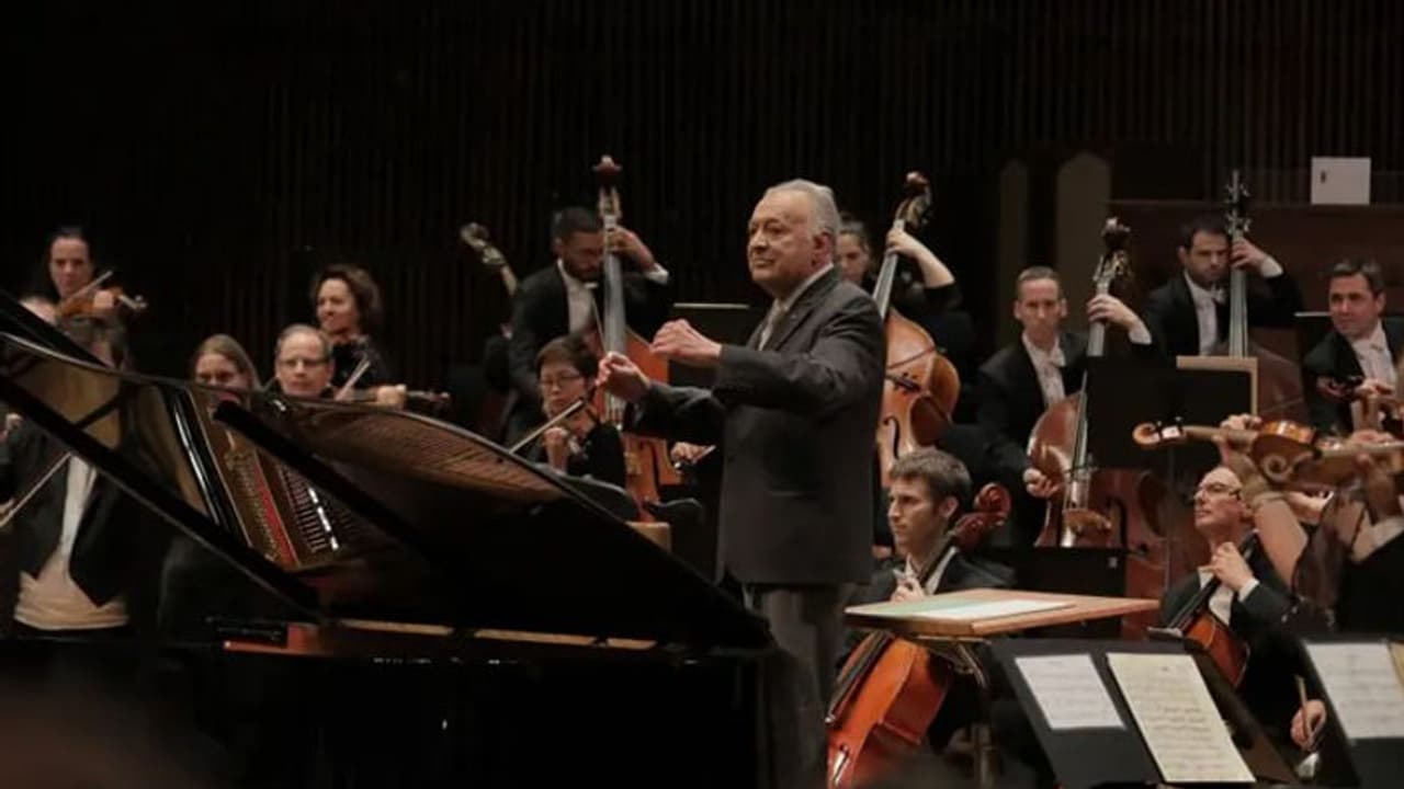 സംഗീതമഴ, പുഷ്പമഴ; സുബിന് മേത്തയുടെ വിടവാങ്ങല് വികാരാര്ദ്രം സംഗീതമഴ, പുഷ്പമഴ; സുബിന് മേത്തയുടെ വിടവാങ്ങല് വികാരാര്ദ്രം